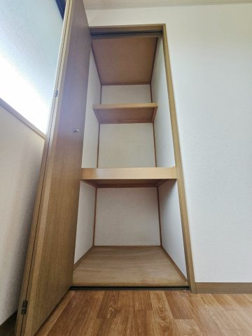 シャトージュネスAの収納