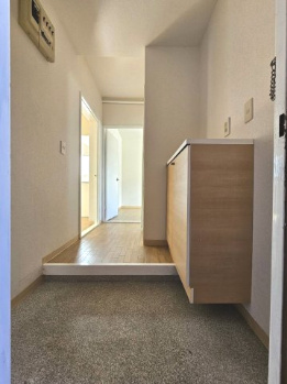 マンションフロイデの玄関