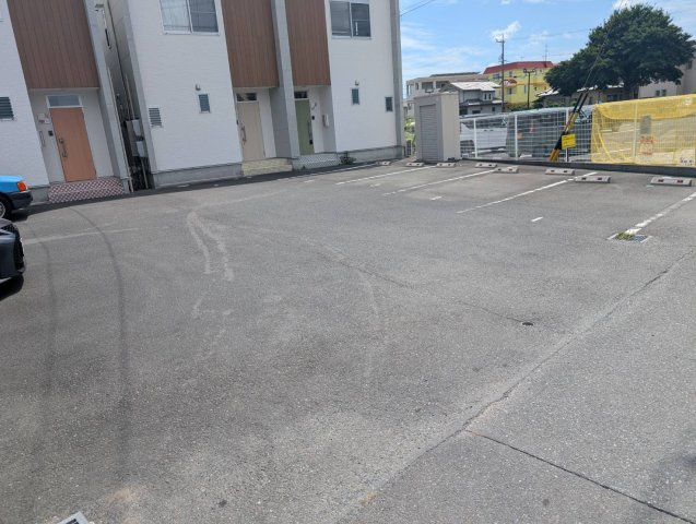 レジデンス笠井の駐車場