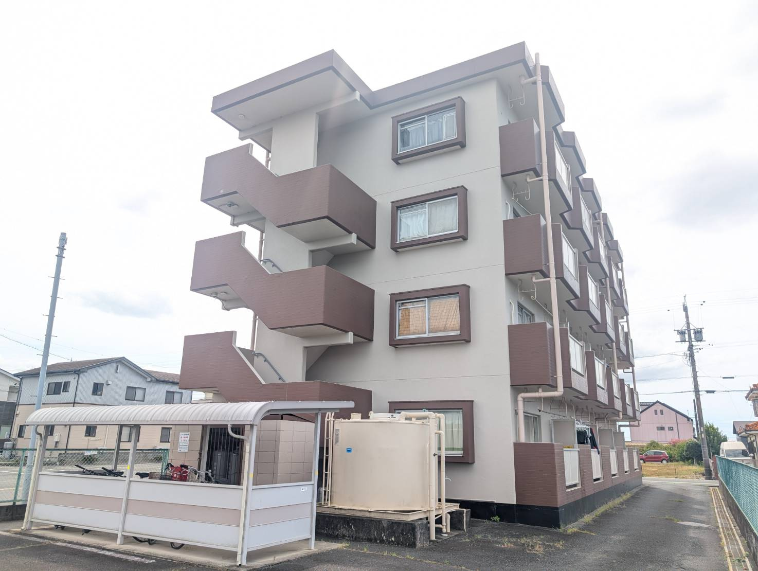 アネックス根洗の外観