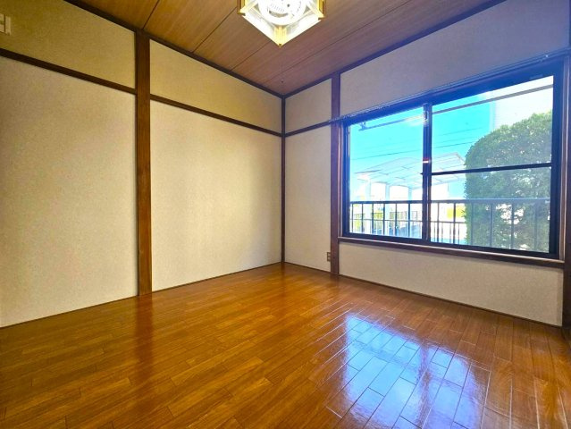 ドミール三方原の洋室