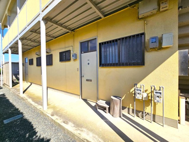 ドミール三方原の玄関