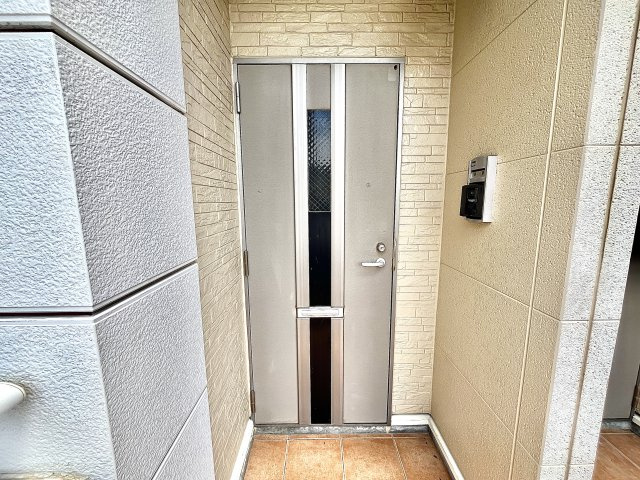 サニーサイド岡Ⅱの玄関
