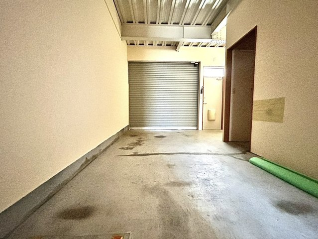 Private Garage 鴨江 SOUTHの駐車場