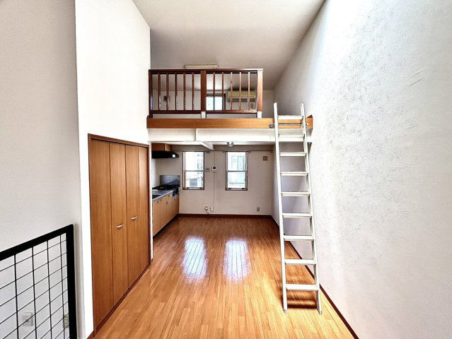 Private Garage 鴨江 SOUTHの内装