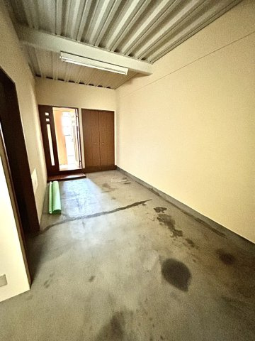 Private Garage 鴨江 SOUTHの駐車場