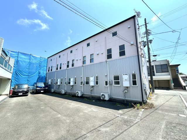 Private Garage 鴨江 SOUTHの外観