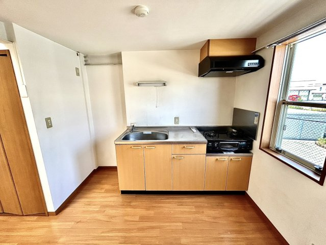 Private Garage 鴨江 SOUTHのキッチン
