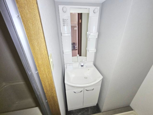 マンションアヤメの独立洗面台