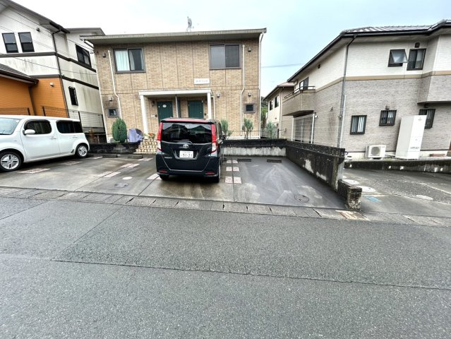 カゼミィルの駐車場