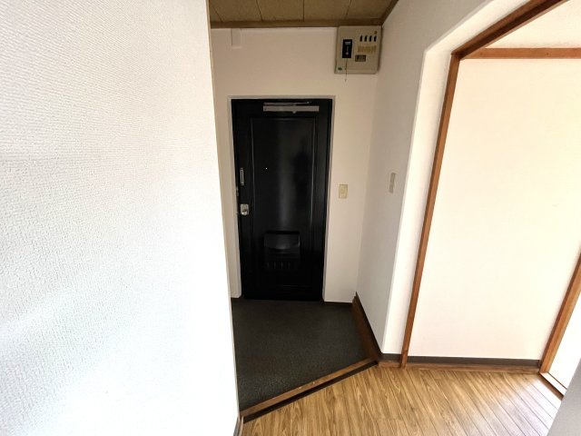 天王ハイツの玄関