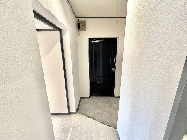 天王ハイツの玄関
