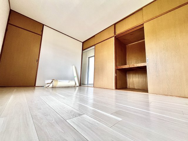 天王ハイツの洋室