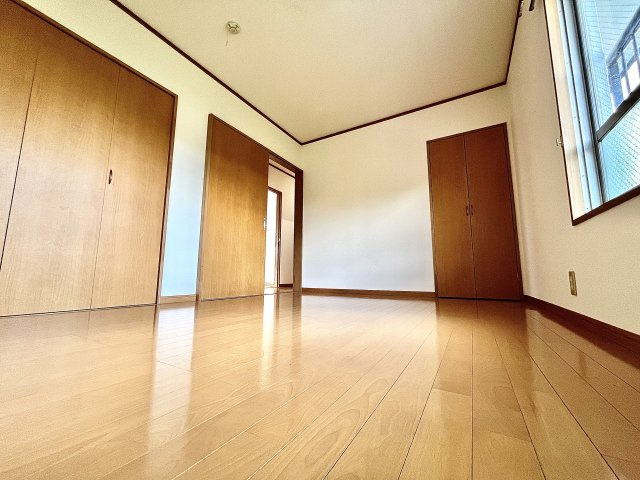 天王ハイツの洋室