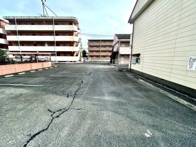 ディライトBの駐車場