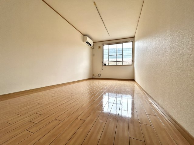 ソレーユ中野町Aの居間・リビング