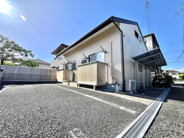 クレール助信の外観