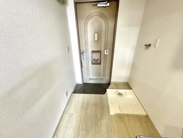 ドミール深谷Cの玄関
