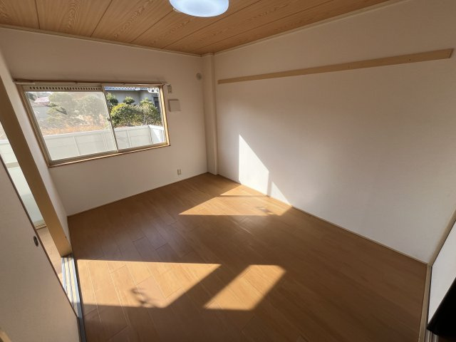 メゾンリバティーの洋室|同型他室の写真です。