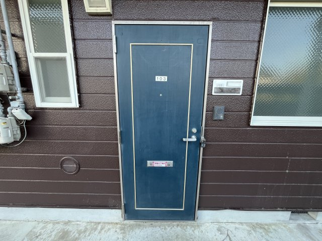 メゾンリバティーの玄関|同型他室の写真です。