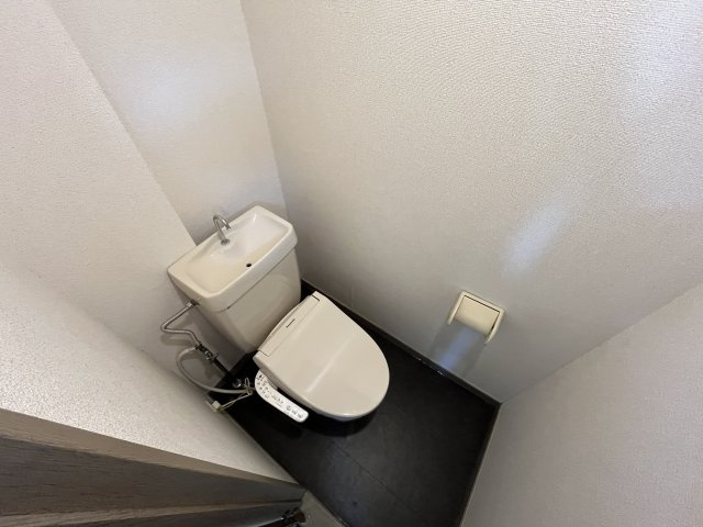 メゾンリバティーのトイレ|同型他室の写真です。