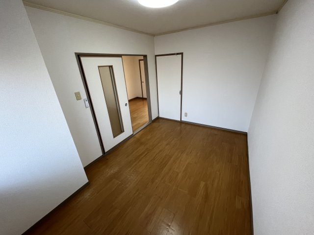 メゾンリバティーの洋室|同型他室の写真です。