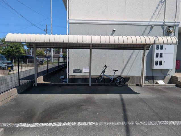 アンソレイエⅠの駐車場