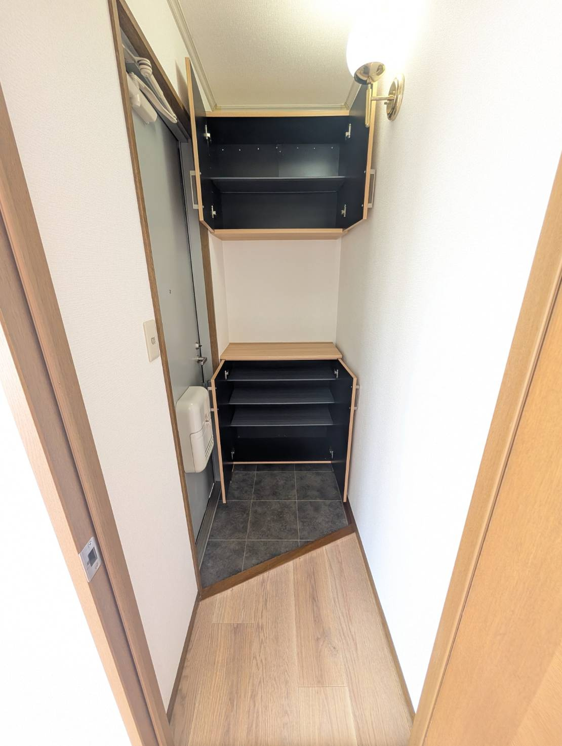 アンソレイエⅠの玄関