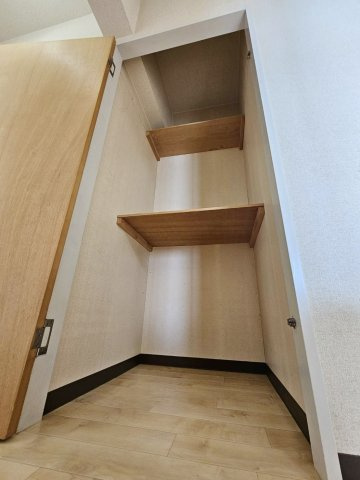 アースウィングの収納