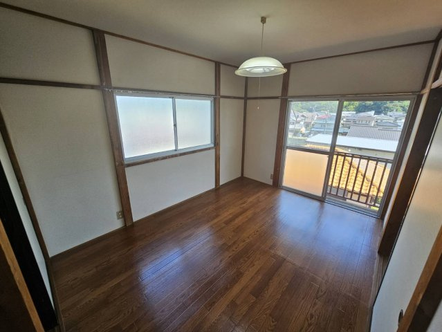 テラス丸山の洋室