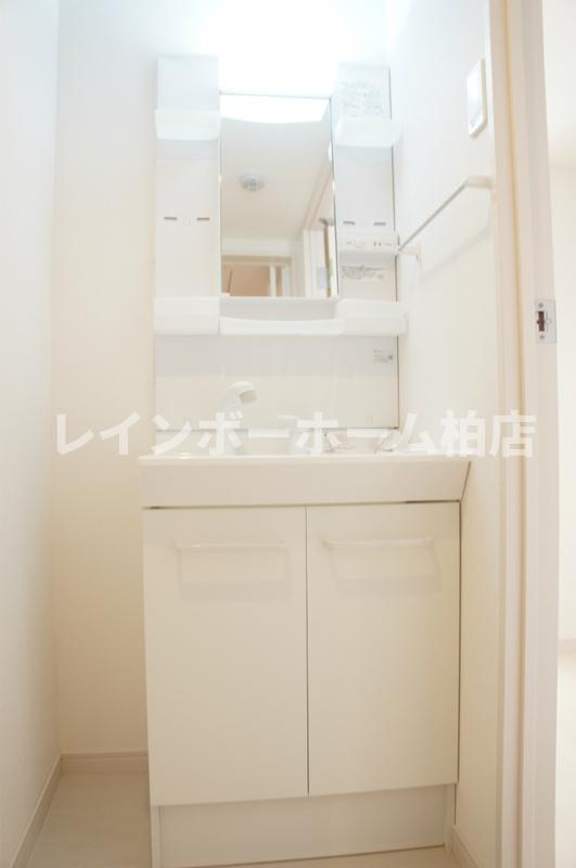 【非対面対応】接客・申込・契約オンライン！LINE×相談可！の洗面所|脱衣スペースもあります