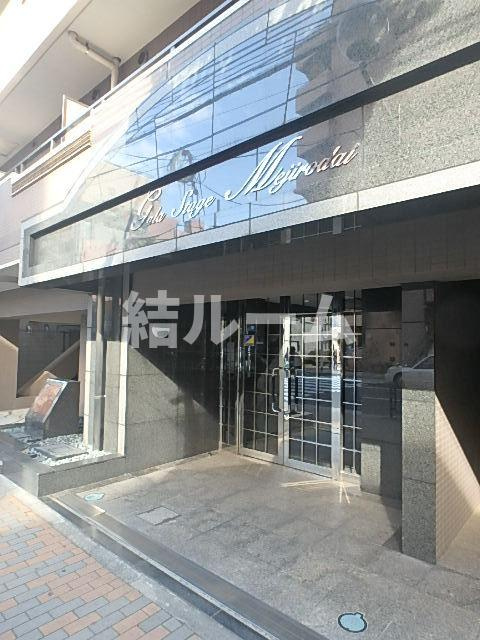 豊島区雑司が谷２丁目の賃貸マンションのエントランス