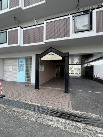 メゾンヒラクの駐車場