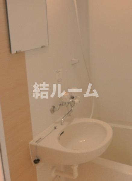 練馬区小竹町１丁目のアパートの洗面所