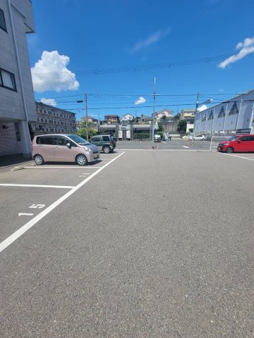 シャトー味谷の駐車場|カースペースがあります