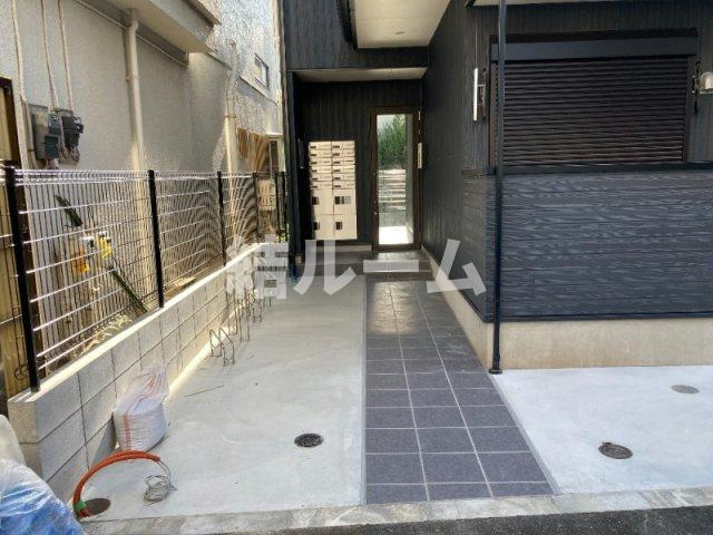 板橋区清水町のアパートのエントランス