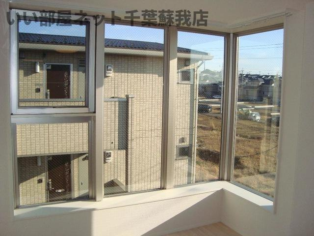 ポンデザールのバルコニー|お洗濯にも便利なバルコニー付き