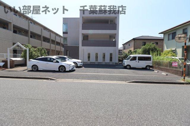 ポンデザールの駐車場|カースペースがあります
