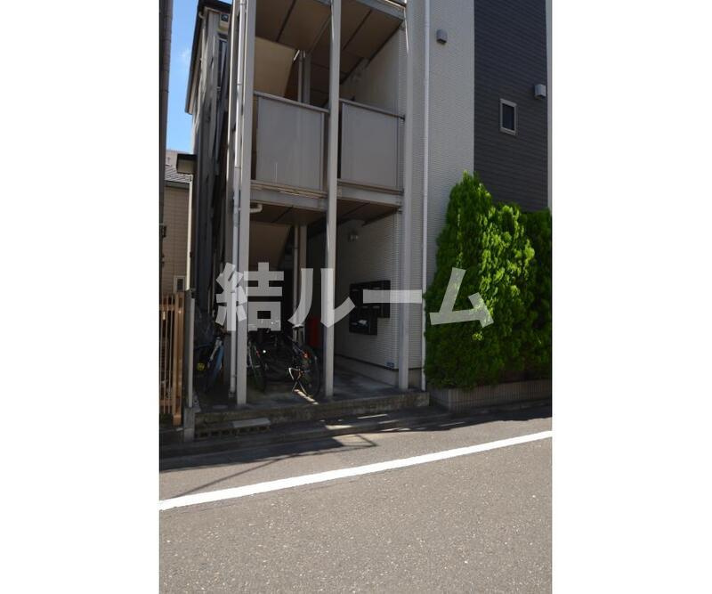 北区中里１丁目のアパートのエントランス