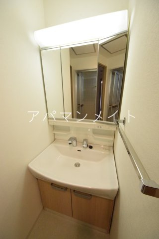 【洗面所】 | アーク戸塚ヒルズ～仲介手数料半月分～ | 明るい洗面所です