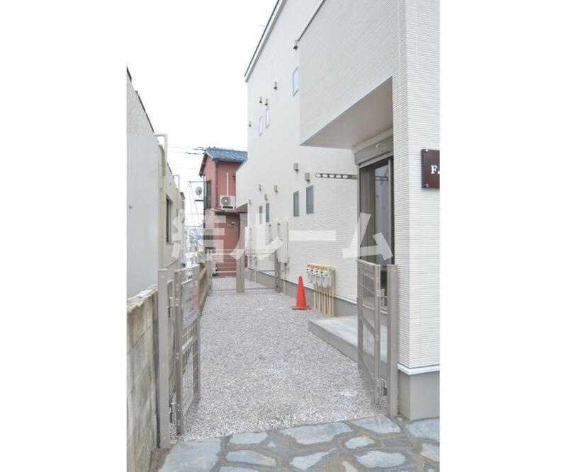 北区中十条１丁目のアパートのエントランス