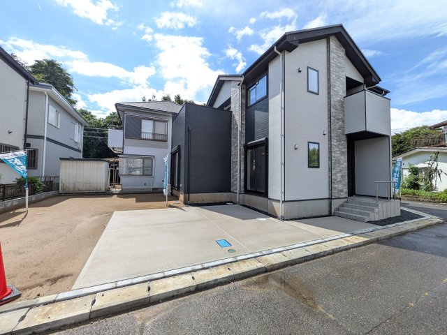 つくば市高見原　9期　新築戸建ての前面道路含む現地写真|現地完成済で建物や駐車場、お庭も全てご覧いただけます。
陽当たりや敷地の広さをご確認できます！
本日のご見学も可能です♪
お気軽にお電話またはお問い合わせください。