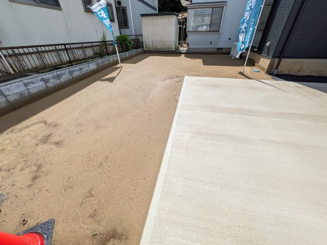 つくば市高見原　9期　新築戸建ての庭|リビングに明るい光を届ける広々とした南庭。
お子様の遊び場やペットのスペースとしても最適です。
室内外で心地よい暮らしが叶います。