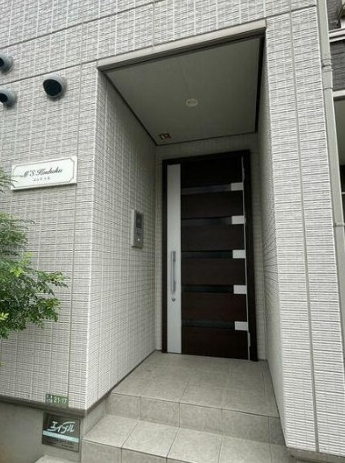 エムズ江北のエントランス