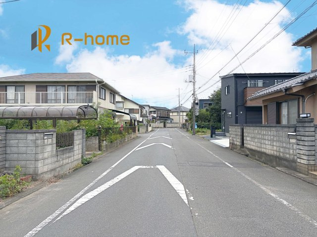 牛久市小坂町第7　新築戸建て　1号棟の前面道路含む現地写真|『今から見たい！』大歓迎です♪
お気軽にＲ－ｈomeまでお問い合わせください。