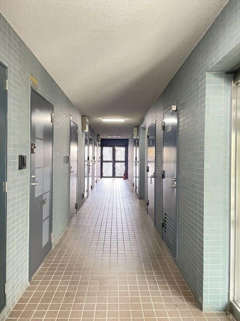 スカイコート西川口第９のロビー