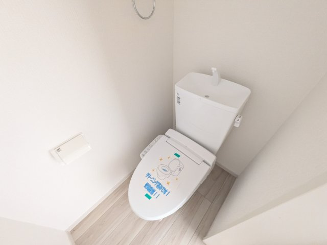 土浦市木田余　1期　新築戸建て　3号棟のトイレ|高い節水性能で、水道代を大幅にカット。環境とお財布に優しく、家計をしっかりサポートします。
もちろん温水洗浄便座付きです♪