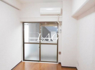 【居間・リビング】 | トップ鶴見 | 洋室のお部屋です。