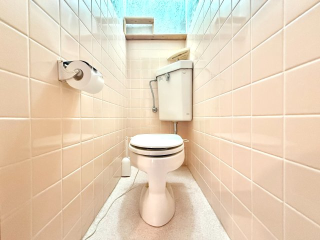 東住吉区住道矢田８丁目のトイレ|ウォシュレット付、洋トイレです♪
タイル調が落ち着きますね♪