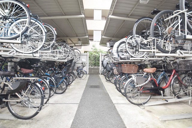 【駐輪場】 | 藤和シティホームズ小竹向原 | 自転車置き場。マンションの共用部にあたります。空きの有無や駐輪料金、各戸の台数制限などについては、改めてお問い合わせください。～即日のご見学可能～　お問合せはお気軽にどうぞ。